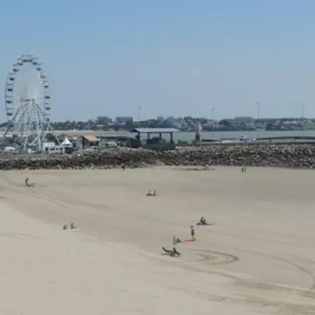 Rental Apartment Le Garden - Royan 호텔